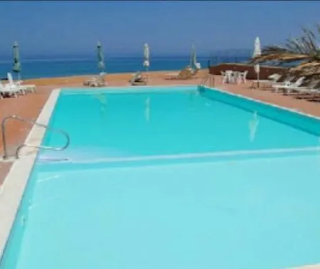 La Perla Del Mare Apartment *